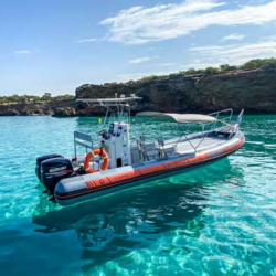 ENJOY THE BEACHES OF IBIZA BY RENTING A BOAT